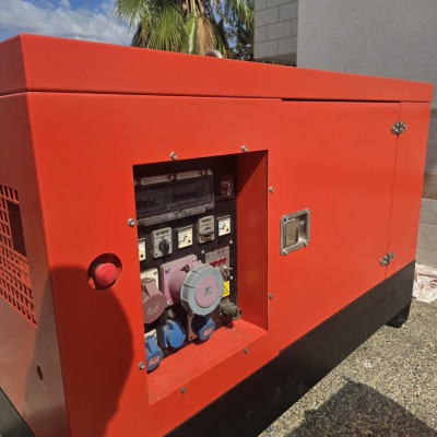 GRUPPO ELETTROGENO INSONOR TRIFASE DA 16 KVA USATO